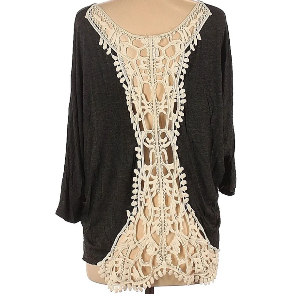 Brenda’s 3/4 sleeve Crochet open back Top M